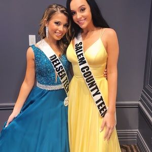 Blue prom/pageant dress